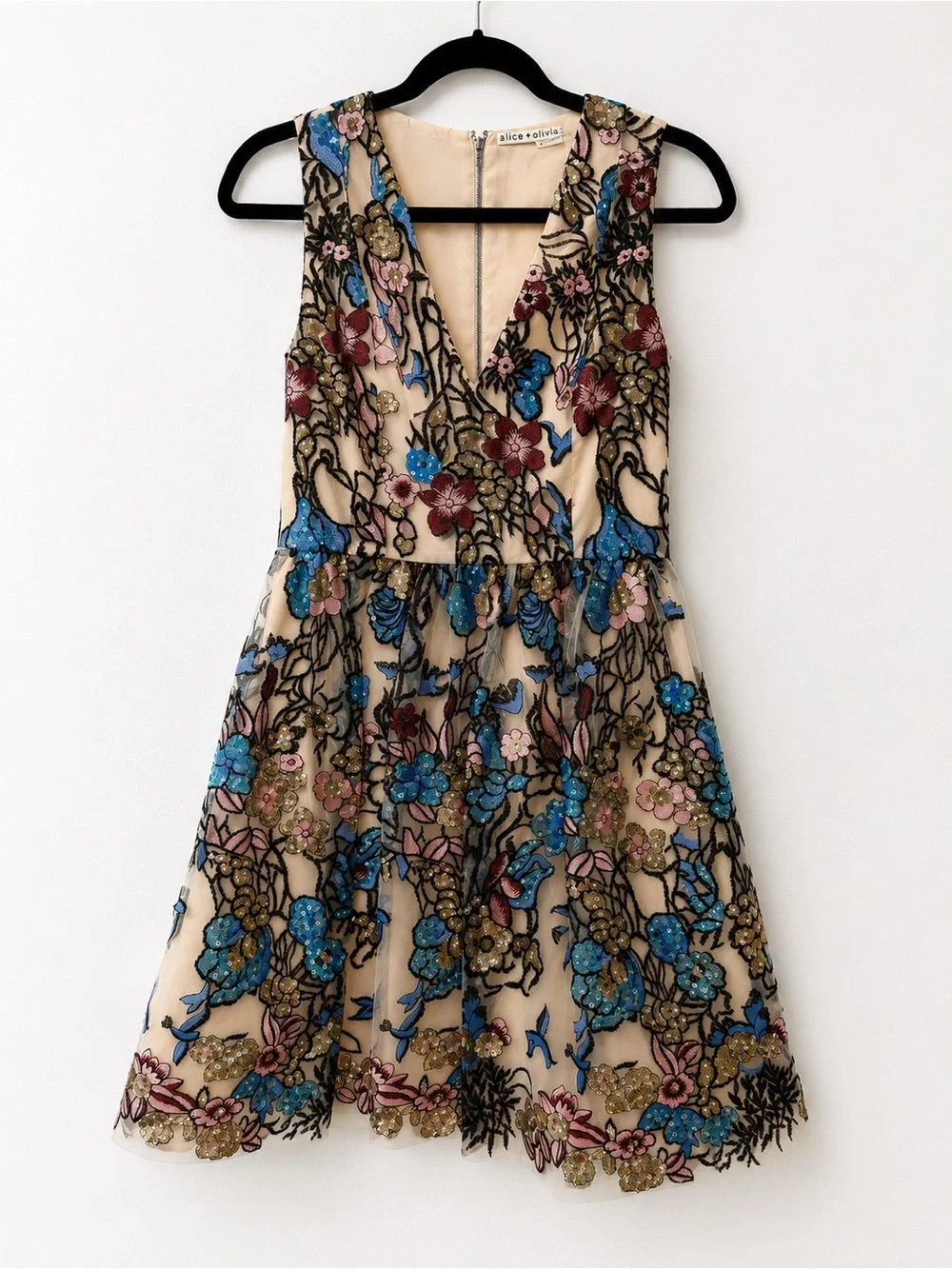 alice + olivia Embroidered Floral V-Neck Dress Size 4 wedding cocktail EUC - Picture 2 of 7